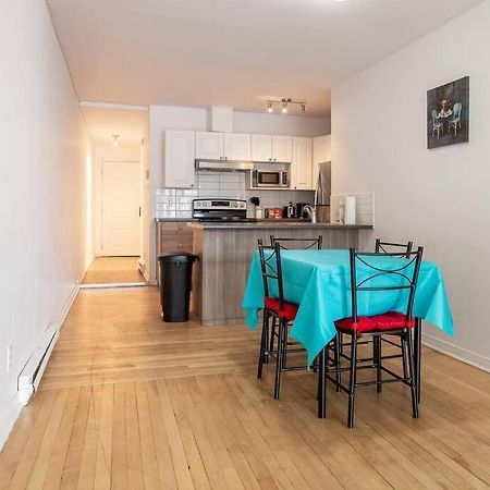 Lovely Rental Unit With Balcony~ Autoroute 40 Монреаль Экстерьер фото