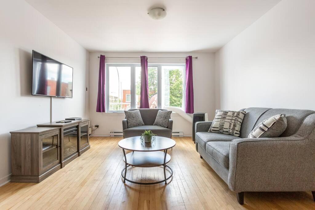 Lovely Rental Unit With Balcony~ Autoroute 40 Монреаль Экстерьер фото
