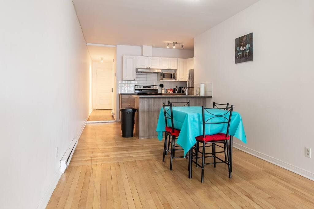 Lovely Rental Unit With Balcony~ Autoroute 40 Монреаль Экстерьер фото