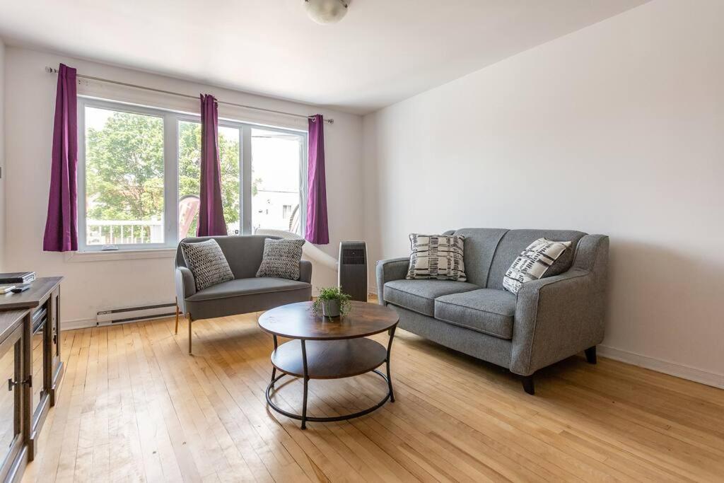 Lovely Rental Unit With Balcony~ Autoroute 40 Монреаль Экстерьер фото