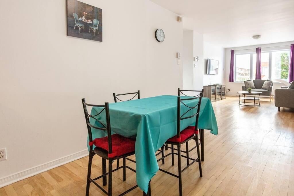 Lovely Rental Unit With Balcony~ Autoroute 40 Монреаль Экстерьер фото